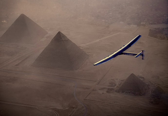 Conheça o primeiro avião movido à energia solar que deu a volta no planeta 