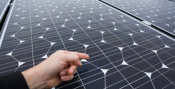 paineis-solares-fotovoltaicos-panasonic-696x355